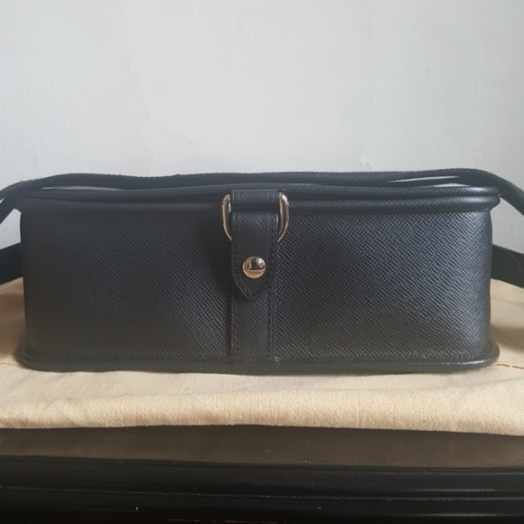 *Sold* Louis Vuitton Men's Messenger Bag - Picture 5 of 8